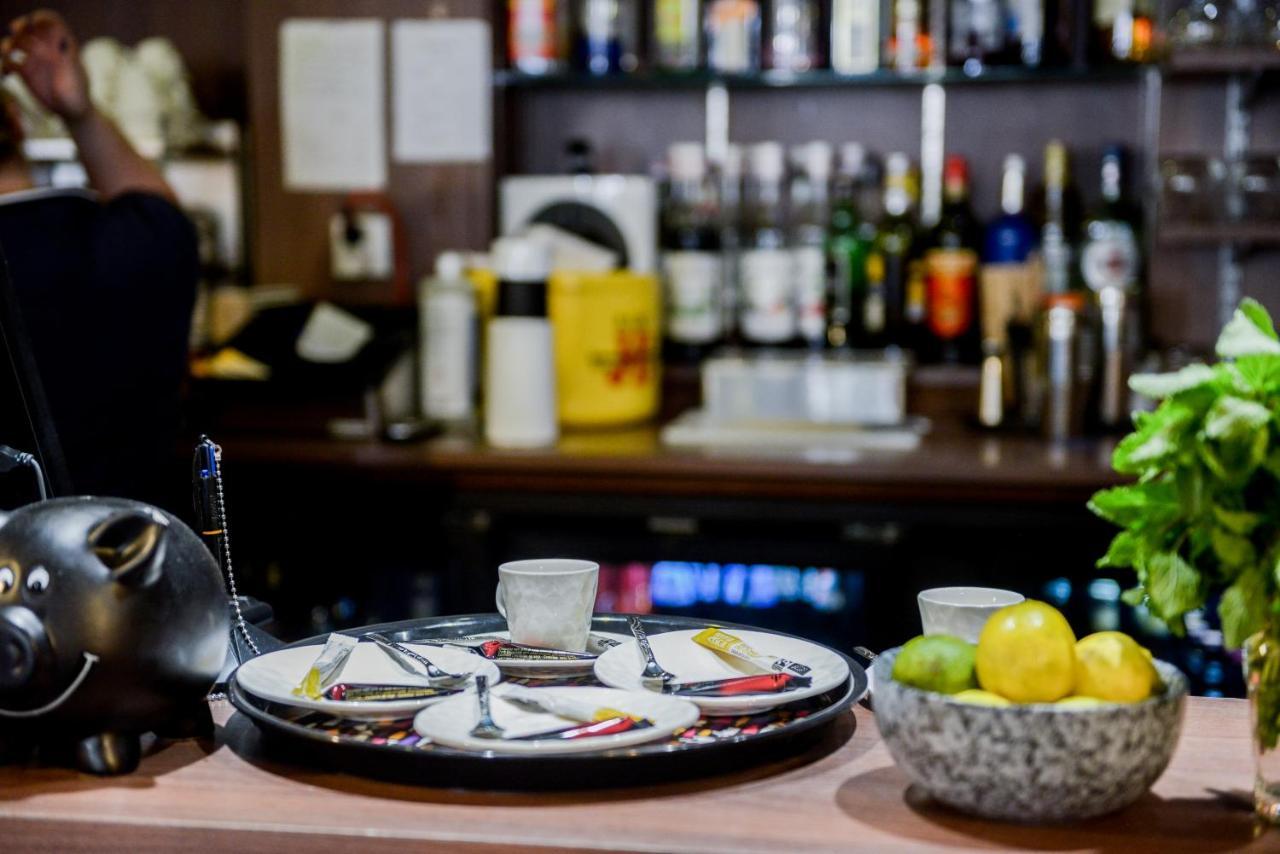 Logis Le Saint Hubert Hotel Haybes Luaran gambar